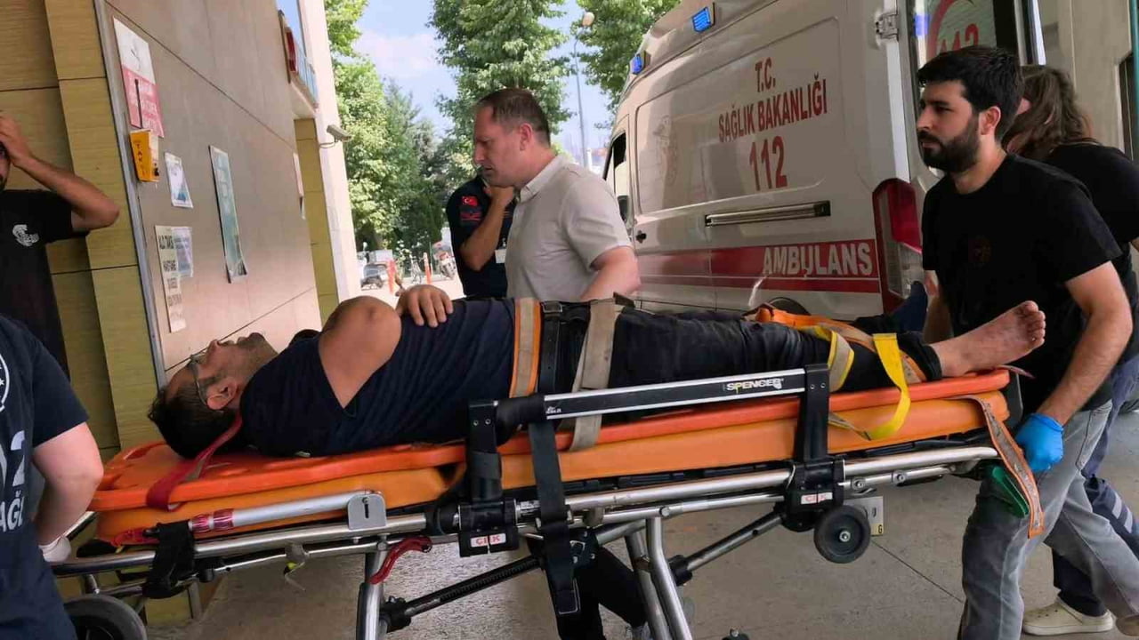 BURSA'NIN İNEGÖL İLÇESİNDE FAALİYET GÖSTEREN BİR TEKSTİL FABRİKASINDA MEYDANA GELEN İŞ KAZASINDA...