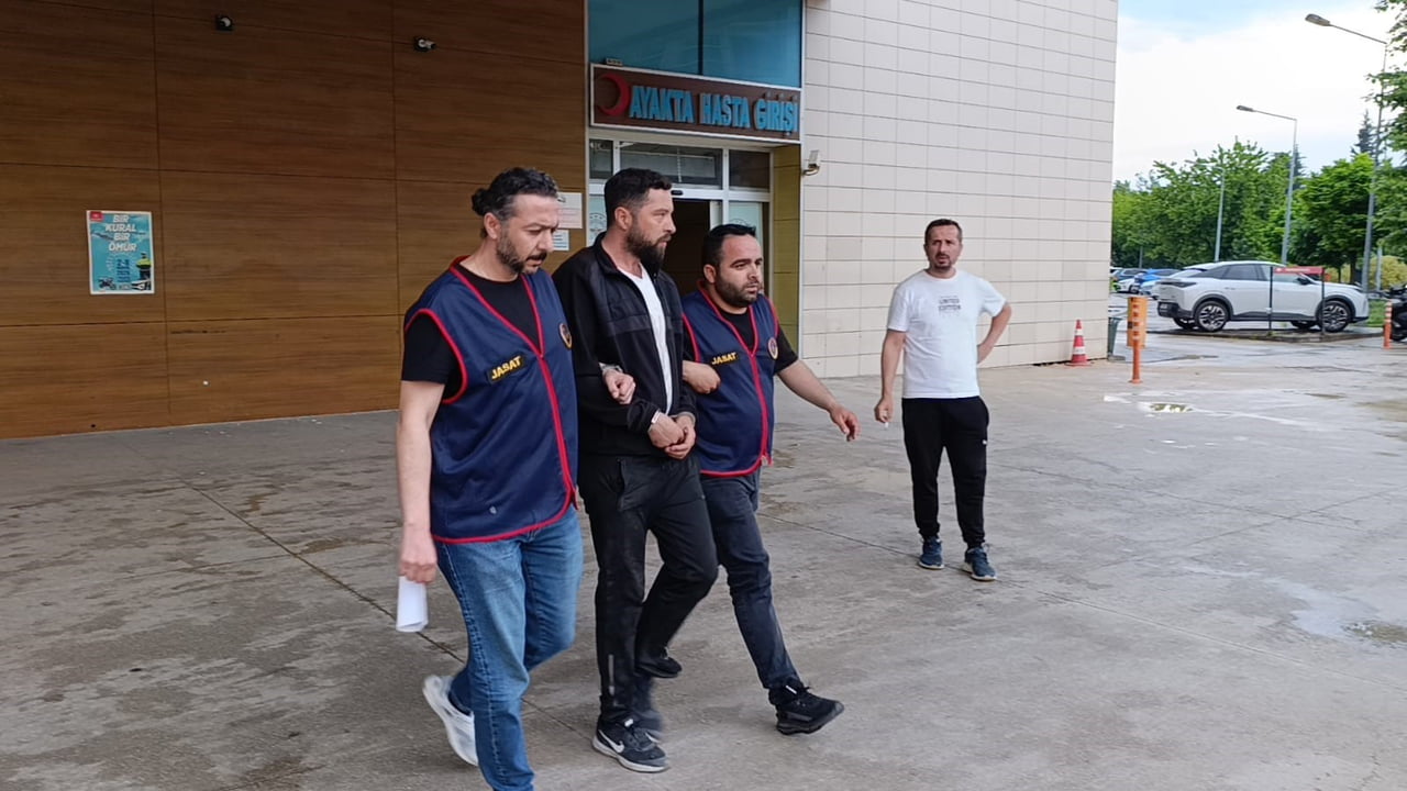BURSA'NIN İNEGÖL İLÇESİNDE HAKKINDA KESİNLEŞMİŞ HAPİS CEZASI BULUNAN ŞAHIS, JANDARMA EKİPLERİNİN...