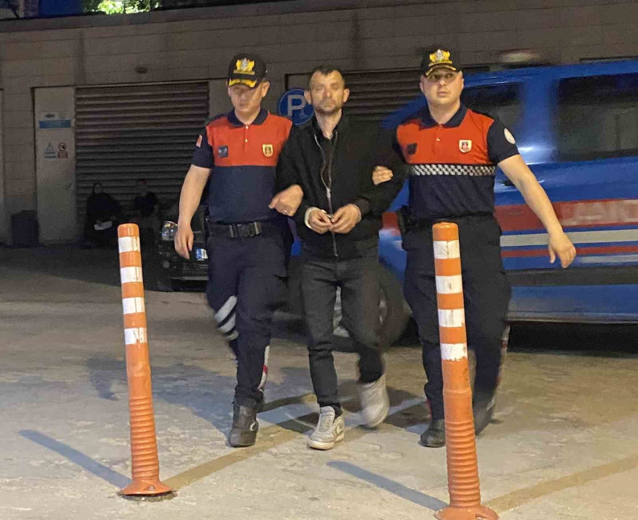 BURSA'NIN İNEGÖL İLÇESİNDE JANDARMA KOMUTANLIĞI EKİPLERİNCE DÜZENLENEN UYUŞTURUCU OPERASYONUNDA...