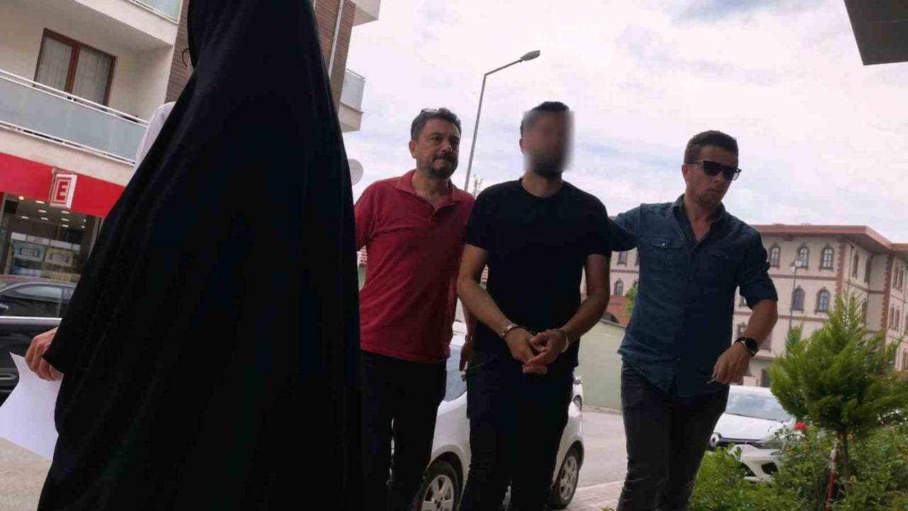 BURSA'NIN İNEGÖL İLÇESİNDE MEYDANA GELEN KAVGADA KAYIN BİRADERİNİN BIÇAKLADIĞI ENİŞTE AĞIR...