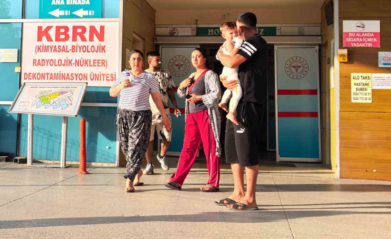 BURSA'NIN İNEGÖL İLÇESİNDE MEYDANA GELEN OLAYDA, MANGAL İÇİN YAKILAN ATEŞE DÜŞEN 2 YAŞINDAKİ ÇOCUK...
