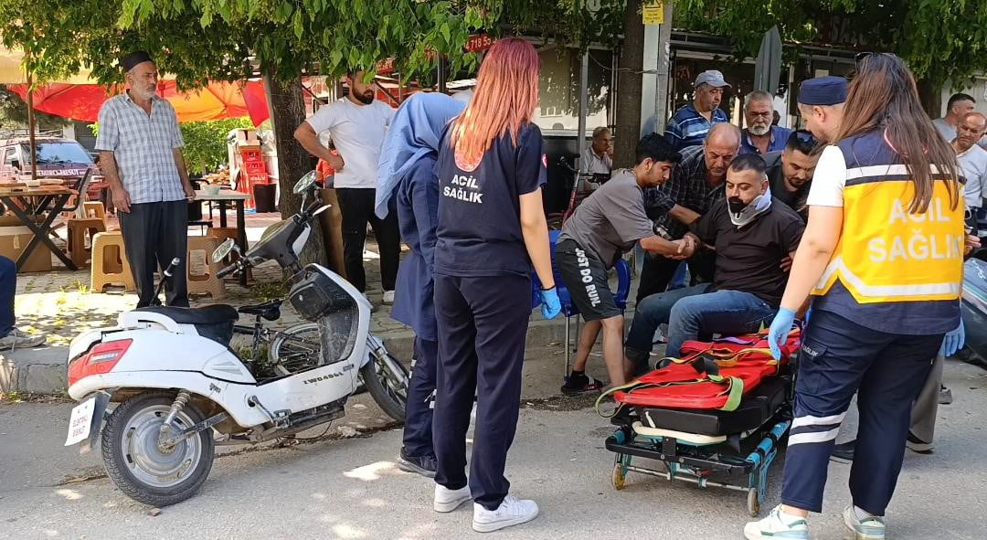 BURSA'NIN İNEGÖL İLÇESİNDE OTOMOBİL İLE ÇARPIŞAN MOTOSİKLETİN SÜRÜCÜSÜ YARALANDI.