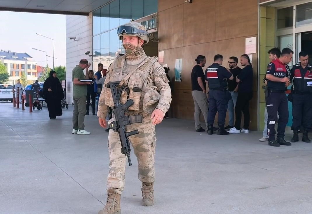 BURSA'NIN İNEGÖL İLÇESİNDE UYUŞTURUCU TACİRLERİNE YÖNELİK DEV OPERASYON DÜZENLENDİ. 500 JANDARMA...