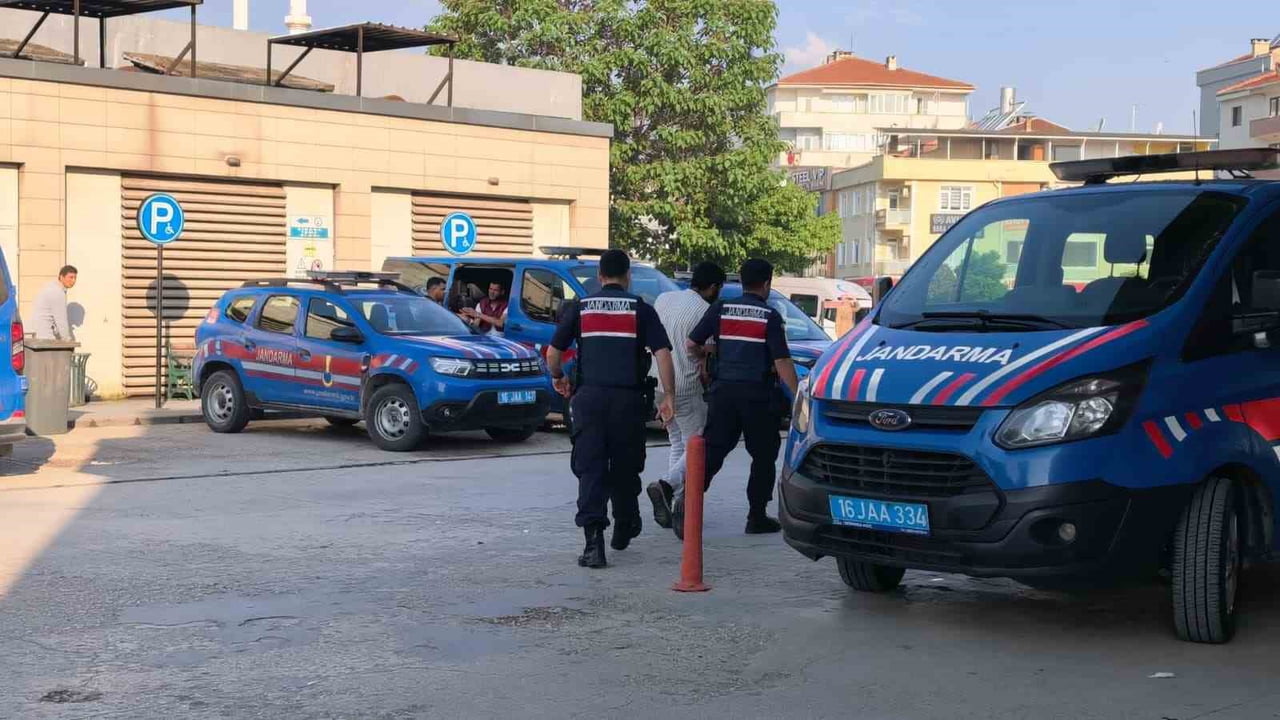 BURSA'NIN İNEGÖL İLÇESİNDE UYUŞTURUCU TACİRLERİNE YÖNELİK DEV OPERASYON DÜZENLENDİ. 500 JANDARMA...