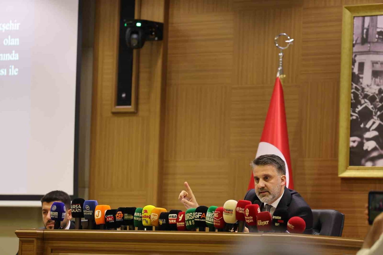 BURSA BÜYÜKŞEHİR BELEDİYE MECLİSİ’NİN HAZİRAN AYI BİRİNCİ OTURUMUNDA, BÜYÜKŞEHİR BELEDİYESİ’NDE...
