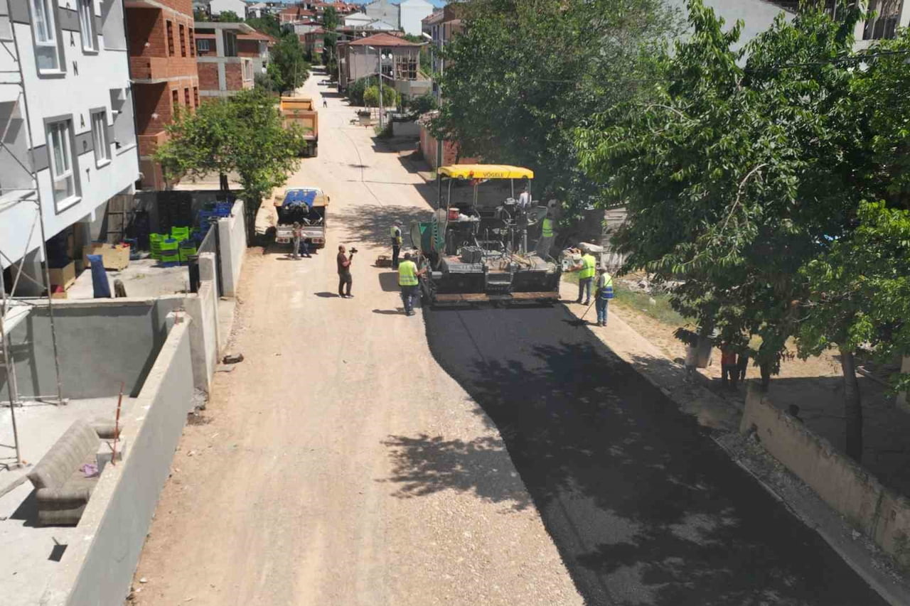 BURSA BÜYÜKŞEHİR BELEDİYESİ, 17 İLÇEDE ALTYAPI VE ÜSTYAPI YATIRIMLARINI ARALIKSIZ SÜRDÜREREK...