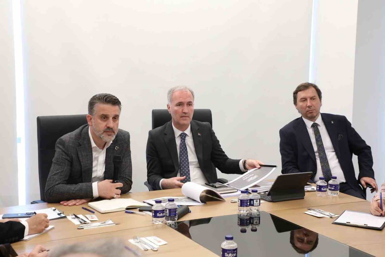 BURSA BÜYÜKŞEHİR BELEDİYESİ BAŞKAN VEKİLİ ŞAHİN BİBA, BÜYÜKŞEHİR BELEDİYESİ YÖNETİCİLERİYLE...
