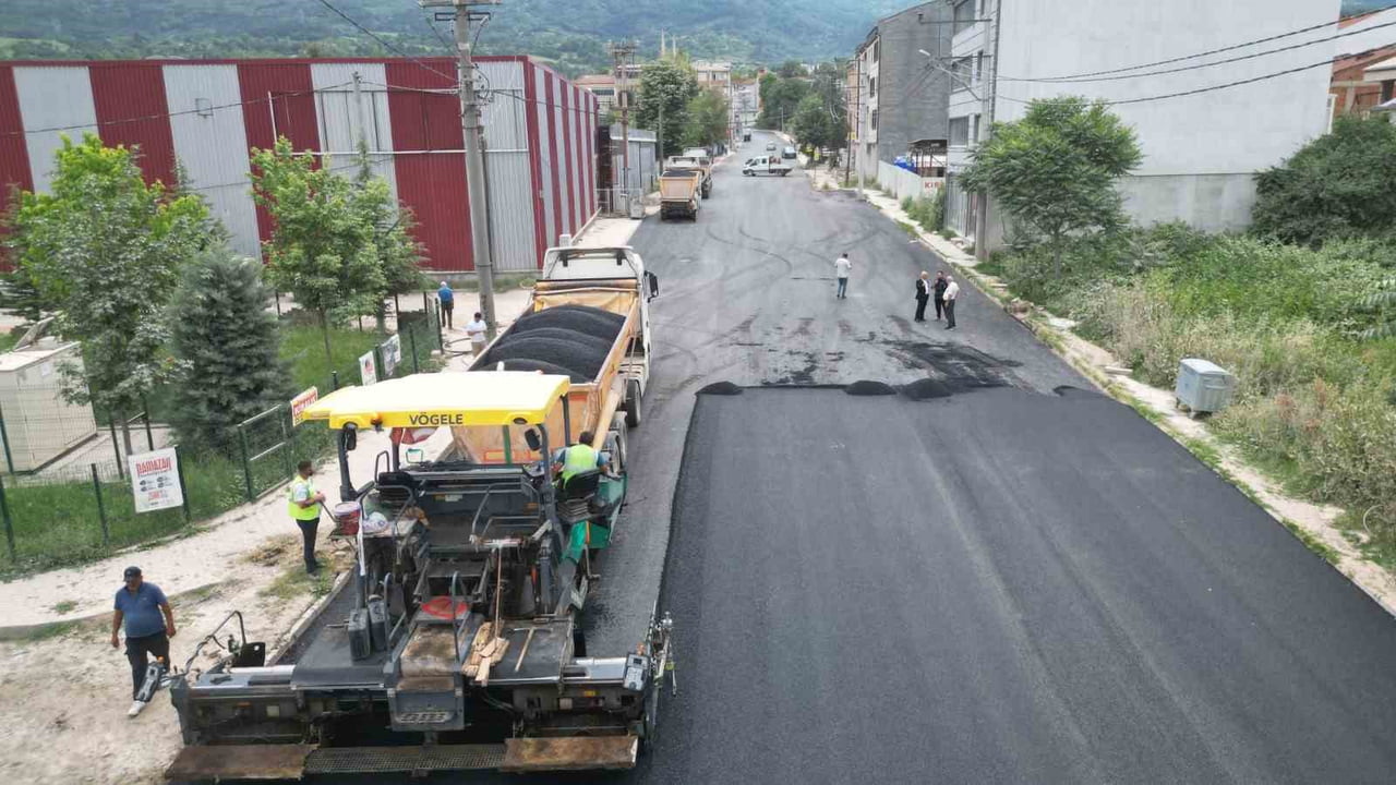 BURSA BÜYÜKŞEHİR BELEDİYESİ, ŞEHRİN 17 İLÇESİNDE SÜRDÜRDÜĞÜ ALTYAPI VE ÜSTYAPI YATIRIMLARI...