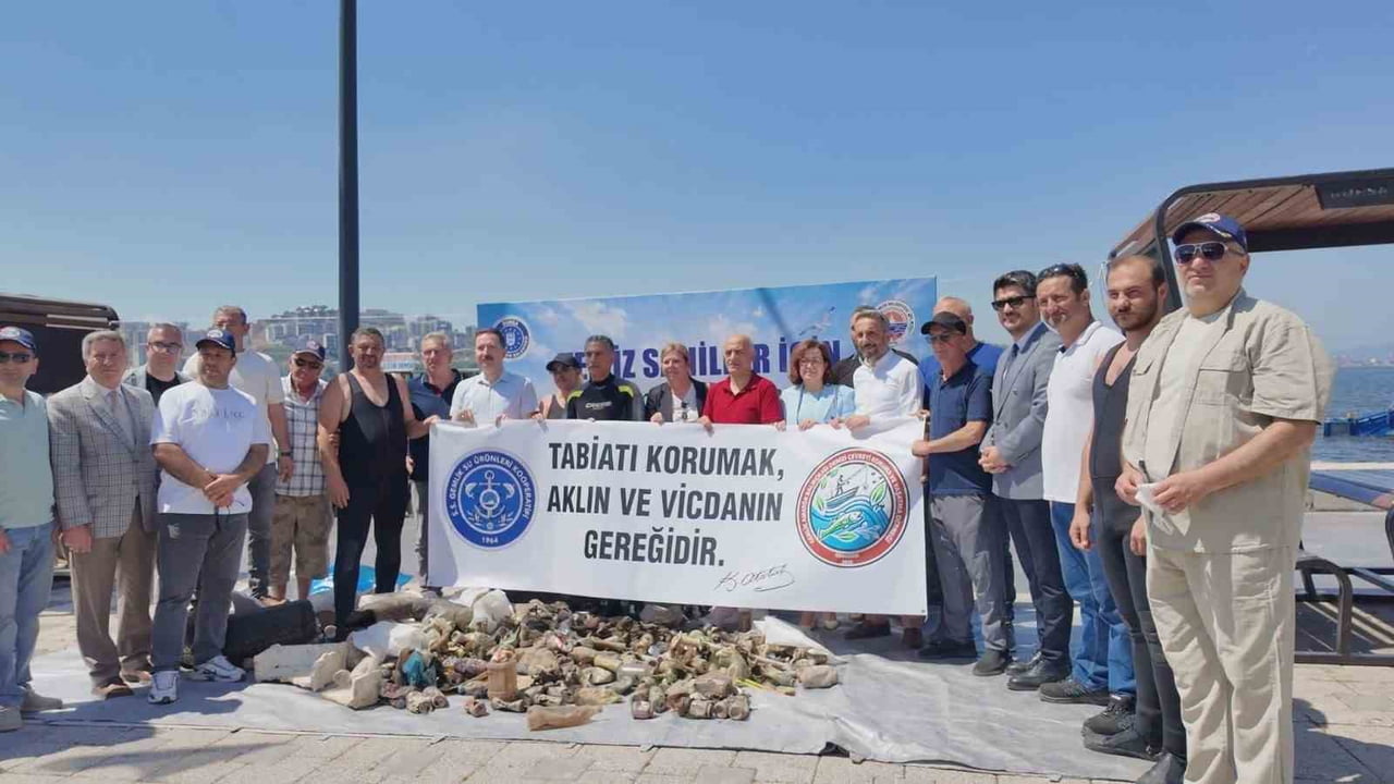 BURSA BÜYÜKŞEHİR BELEDİYESİ TARAFINDAN ÇEVRE HAFTASI KAPSAMINDA DÜZENLENEN GEMLİK DENİZ DİBİ...