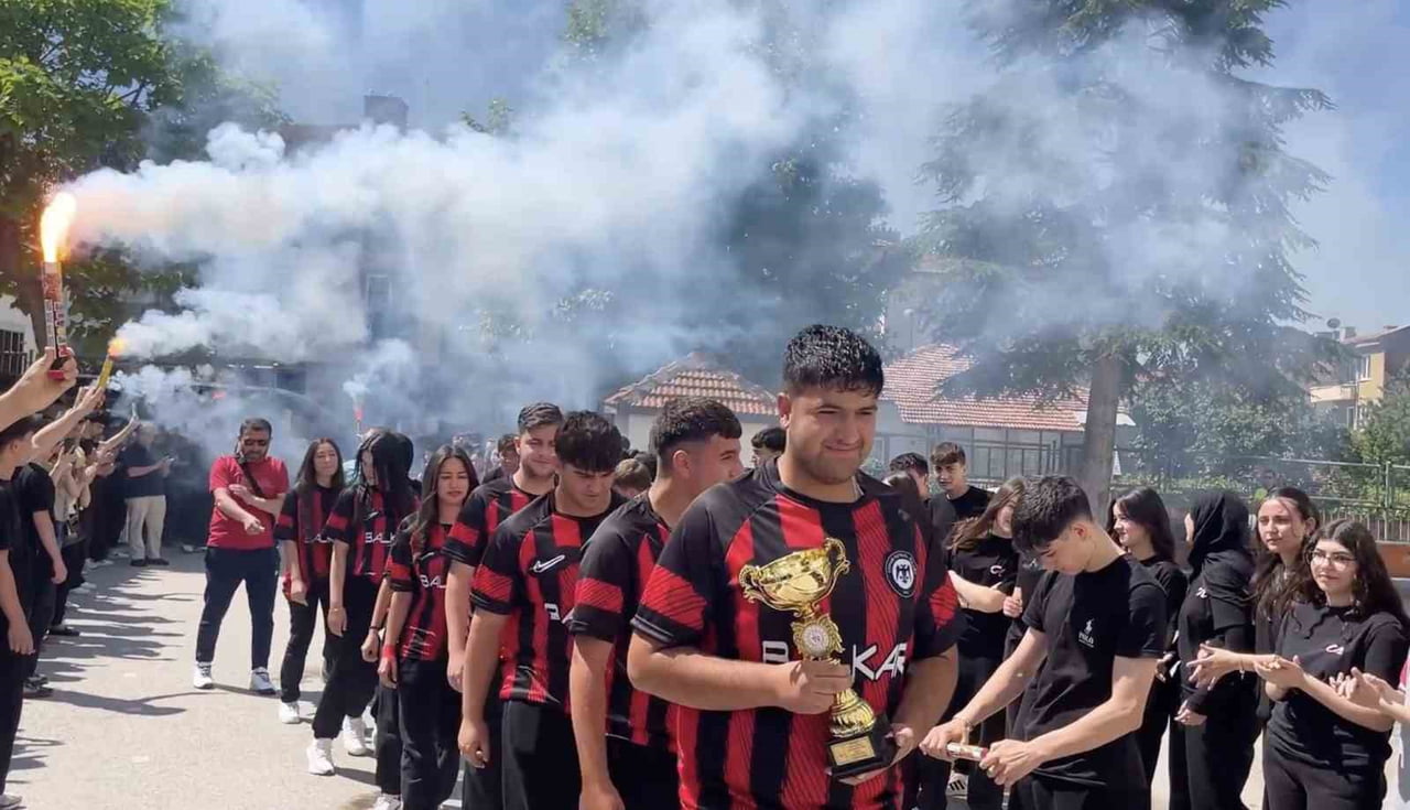 BURSA’DA DÜZENLENEN OKUL SPORLARI TÜRKİYE BOCCE ŞAMPİYONASI’NDA ÇORUM’U TEMSİL EDEN LİSELİ...