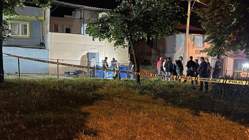 BURSA’DA KANLI İNFAZ ENİŞTESİ VE KIZ KARDEŞİNİ SOKAK ORTASINDA KURŞUN YAĞDIRDI "ENİŞTEMİN EŞİMLE...