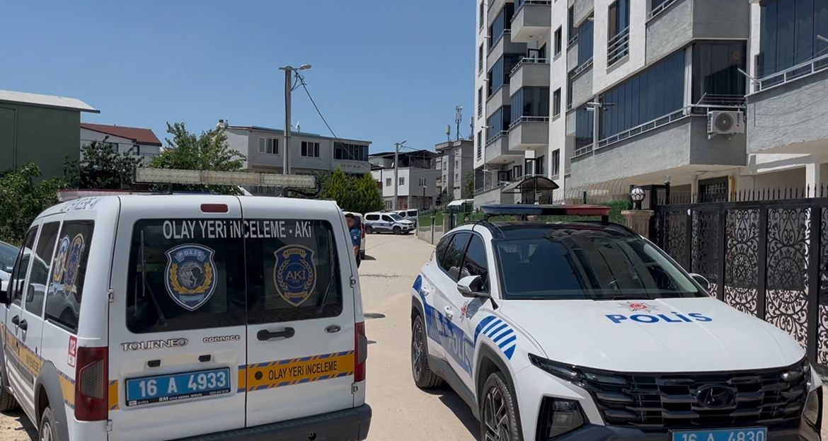 BURSA’DA KORKUNÇ CİNAYET... EŞİNİ ÇOCUĞUNUN YANINDA DEFALARCA BIÇAKLAYARAK ÖLDÜRDÜ