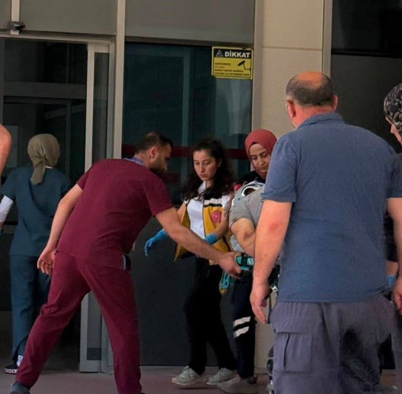 BURSA’DA MEYDANA GELEN OLAYDA, ÇİFTLİKTE ÇALIŞIRKEN İSTİNAT DUVARINDAN DÜŞEREK AĞIR YARALANAN...