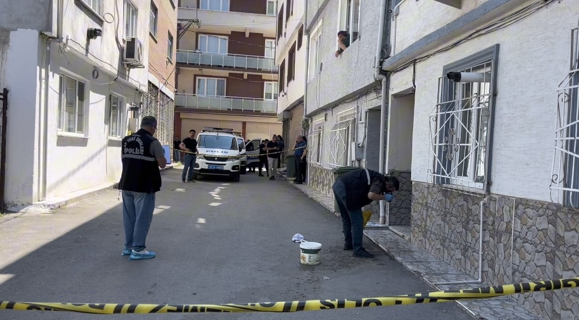 BURSA’DA SOKAK ORTASINDA KURŞUN YAĞDIRAN ŞÜPHELİ 1 SAAT GEÇMEDEN YAKALANDI