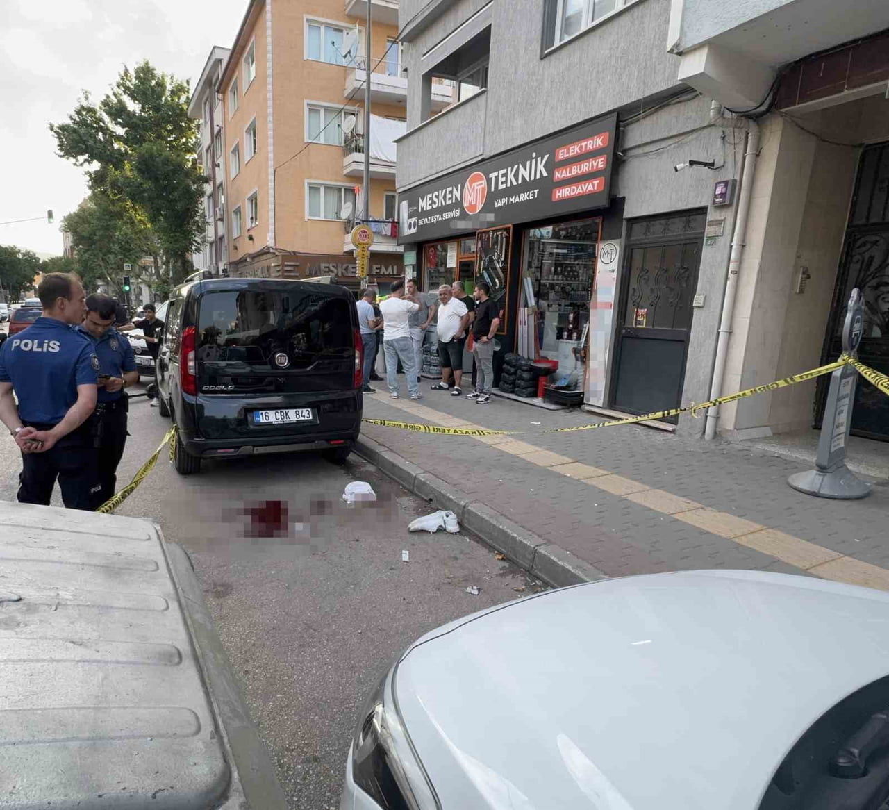 BURSA’DA SOSYAL MEDYA ÜZERİNDEN BAŞLAYAN HUSUMETİN BIÇAKLI KAVGAYA DÖNÜŞTÜĞÜ OLAYDA, 22 YAŞINDAKİ...