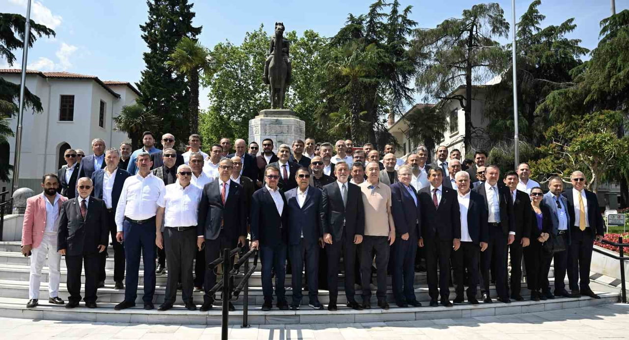 BURSA’NIN TİCARET VE SANAYİ HAYATINA YÖN VERMEK, KENT VE ÜLKE EKONOMİSİNİN KALKINMA HEDEFLERİNE...