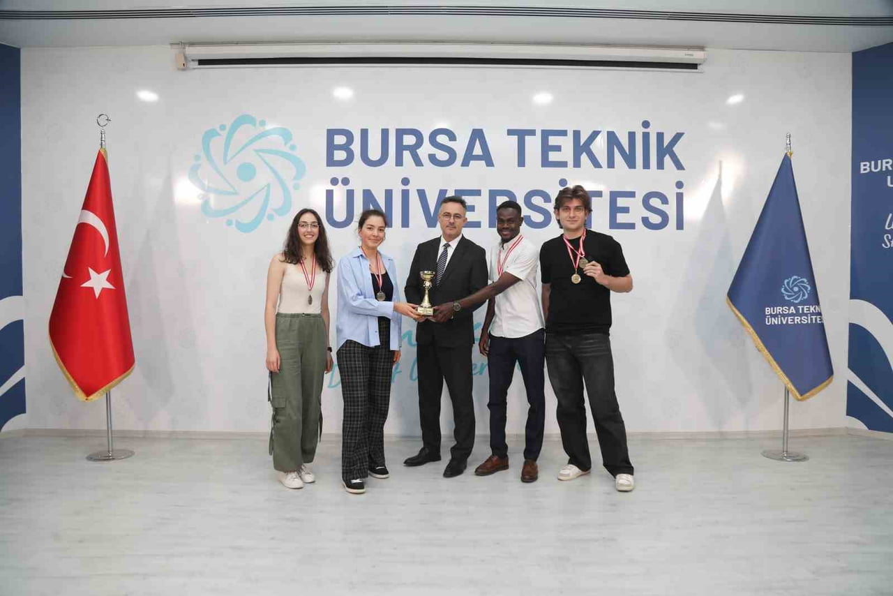 BURSA TEKNİK ÜNİVERSİTESİNDE (BTÜ) GELENEKSEL HALE GELEN "12. REKTÖRLÜK VE GENÇLİK KUPASI SPOR...