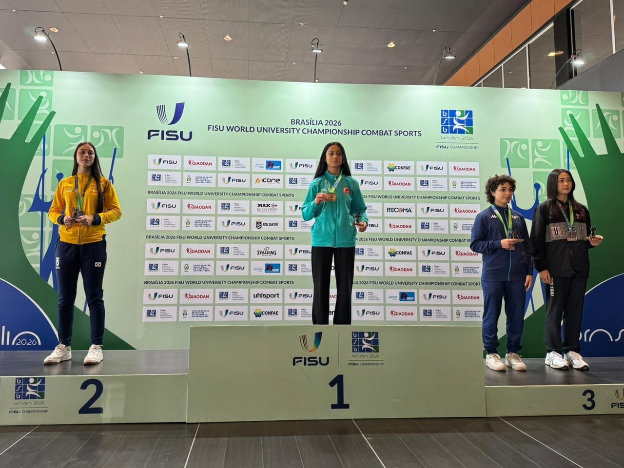 BURSA ULUDAĞ ÜNİVERSİTESİ (BUÜ) ÖĞRENCİSİ VE MİLLİ SPORCU NAZLI KARAKUŞ, ULUSLARARASI ARENADA...