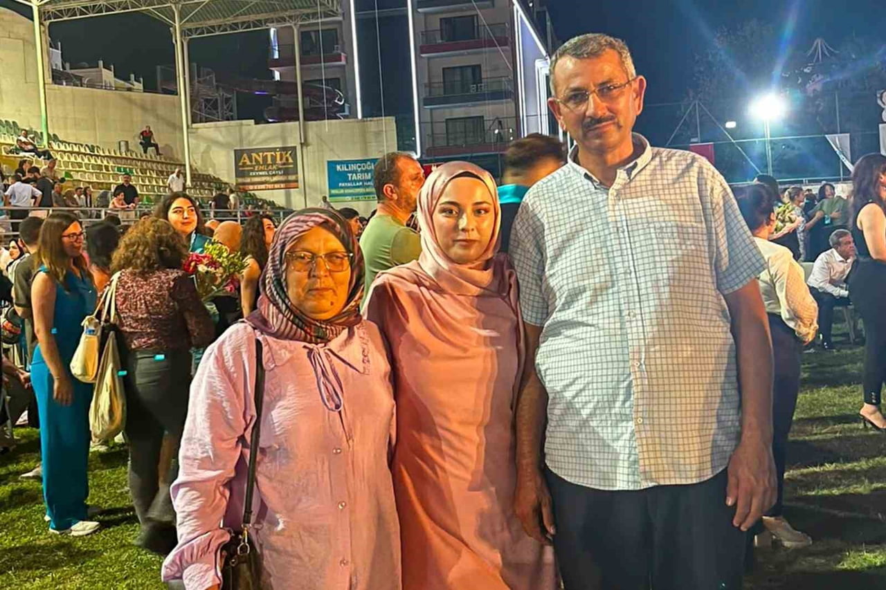 BÜŞRA GÜCÜK VE AİLESİ