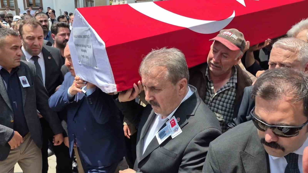 BÜYÜK BİRLİK PARTİSİ (BBP) GENEL BAŞKANI MUSTAFA DESTİCİ'NİN 64 YAŞINDA VEFAT EDEN EMEKLİ POLİS...