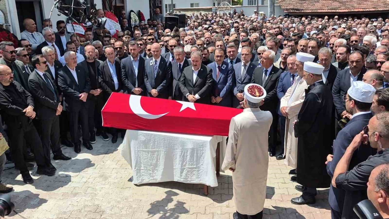 BÜYÜK BİRLİK PARTİSİ (BBP) GENEL BAŞKANI MUSTAFA DESTİCİ'NİN 64 YAŞINDA VEFAT EDEN EMEKLİ POLİS...