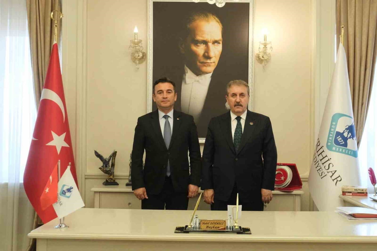 BÜYÜK BİRLİK PARTİSİ (BBP) GENEL BAŞKANI MUSTAFA DESTİCİ, SİVRİHİSAR BELEDİYESİNİ ZİYARET EDEREK...