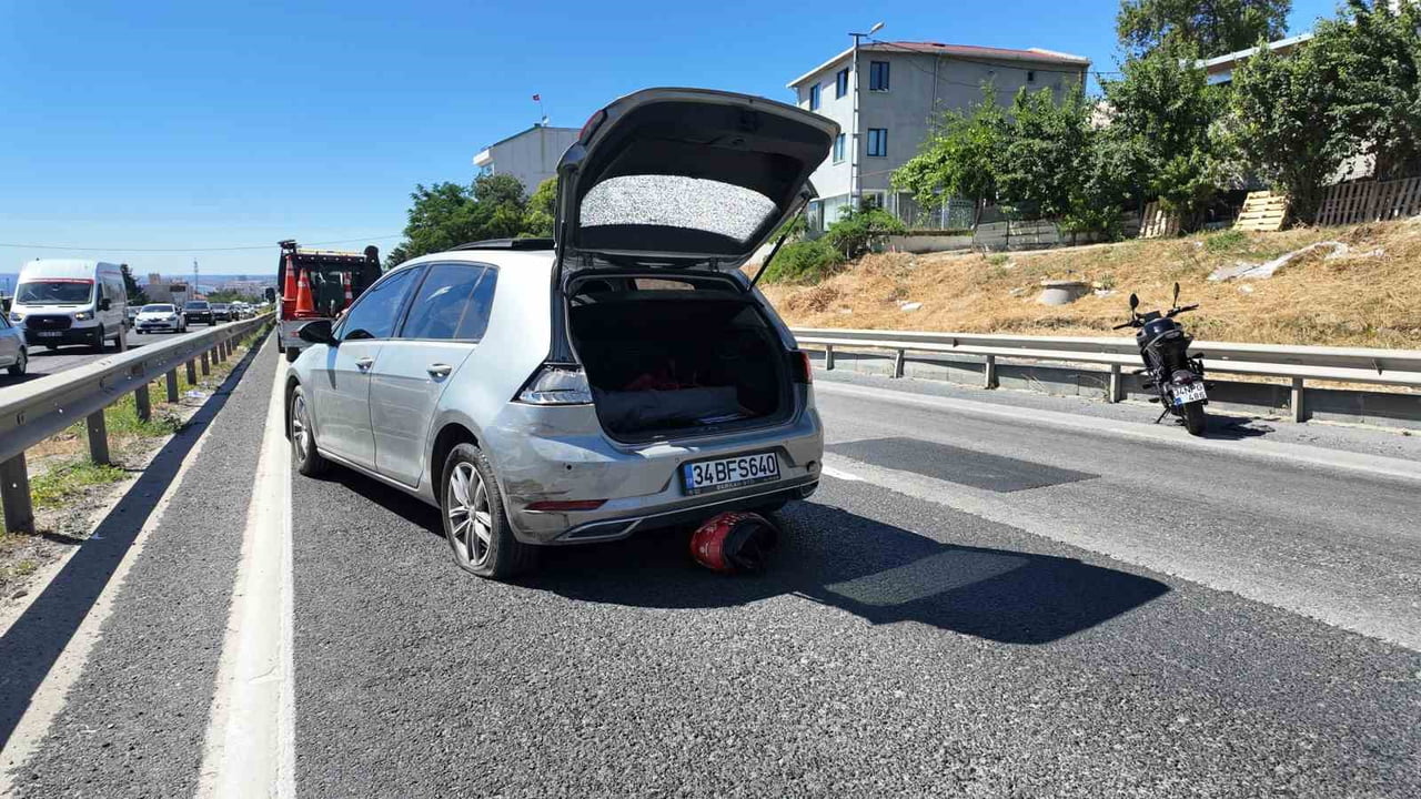 BÜYÜKÇEKMECE'DE OTOMOBİLE ARKADAN ÇARPAN GENÇ MOTOSİKLET SÜRÜCÜSÜ HAYATINI KAYBETTİ