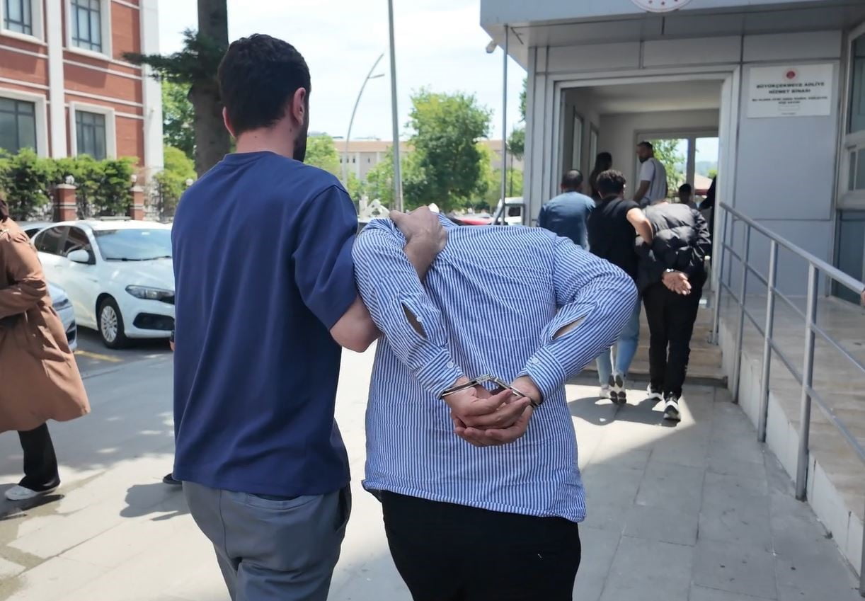 BÜYÜKÇEKMECE ADLİYESİ ADLİ EMANET BÜROSUNDAN 25 KİLOGRAM ALTIN İLE 50 KİLOGRAM GÜMÜŞÜN ÇALINDIĞI...