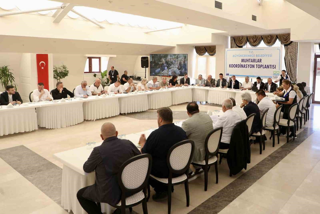 BÜYÜKÇEKMECE BELEDİYESİ, MAHALLE MUHTARLARININ TALEPLERİNİ DİNLEMEK VE MAHALLELERDE İHTİYAÇ...