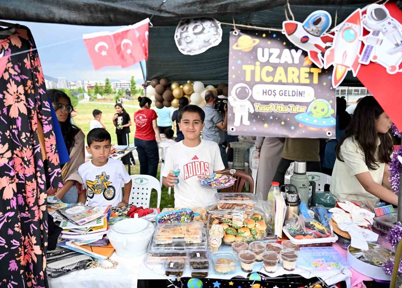 BÜYÜKLER PAZAR GÖRSÜN ETKİNLİĞİNİN 36 BİN 880 TL'LİK GELİRİ YETİMLER KERVANI'NA...