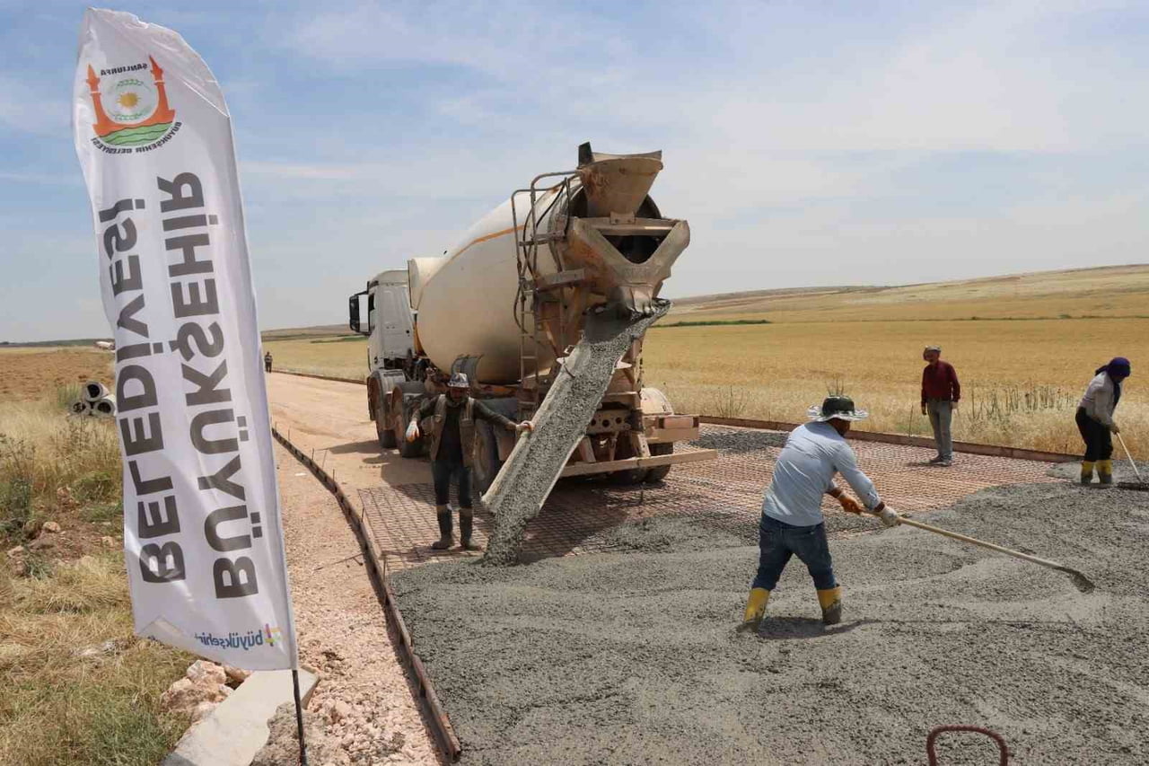 BÜYÜKŞEHİR, 3 İLÇEYİ BETON YOLLA BİRBİRİNE BAĞLIYOR
