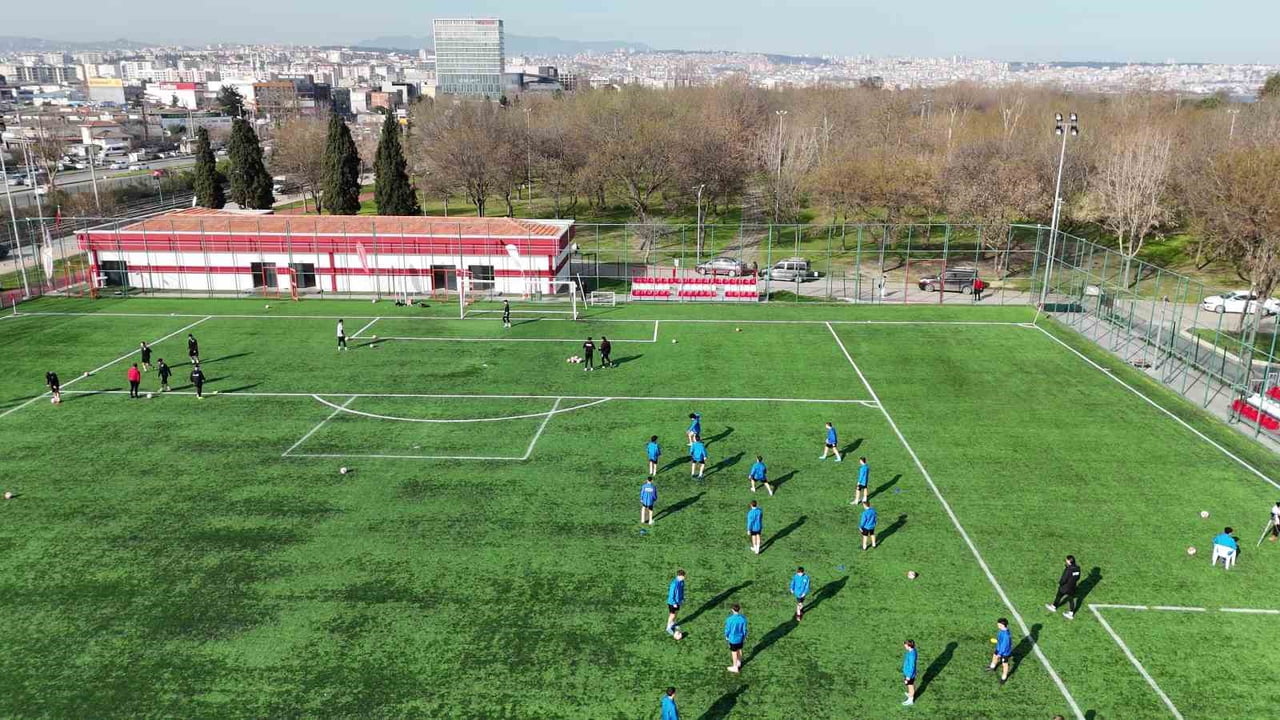 BÜYÜKŞEHİR BELEDİYESİ BU YAZ DA ÇOCUKLARI VE GENÇLERİ SPORLA BULUŞTURACAK. BÜYÜKŞEHİR BELEDİYESİ...