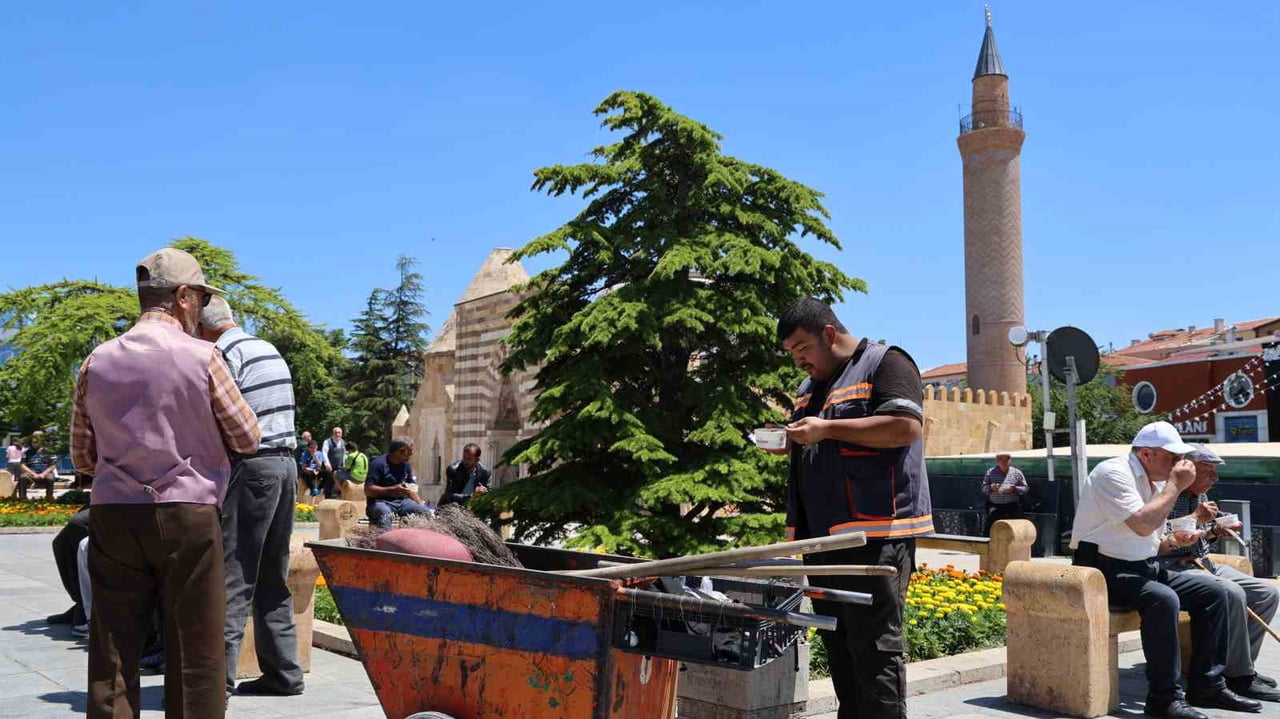 CACABEY MEYDANI’NDA DÜZENLENEN PROGRAM; VAKIFLAR BÖLGE MÜDÜRLÜĞÜ İLE KIRŞEHİR İL KÜLTÜR VE TURİZM...