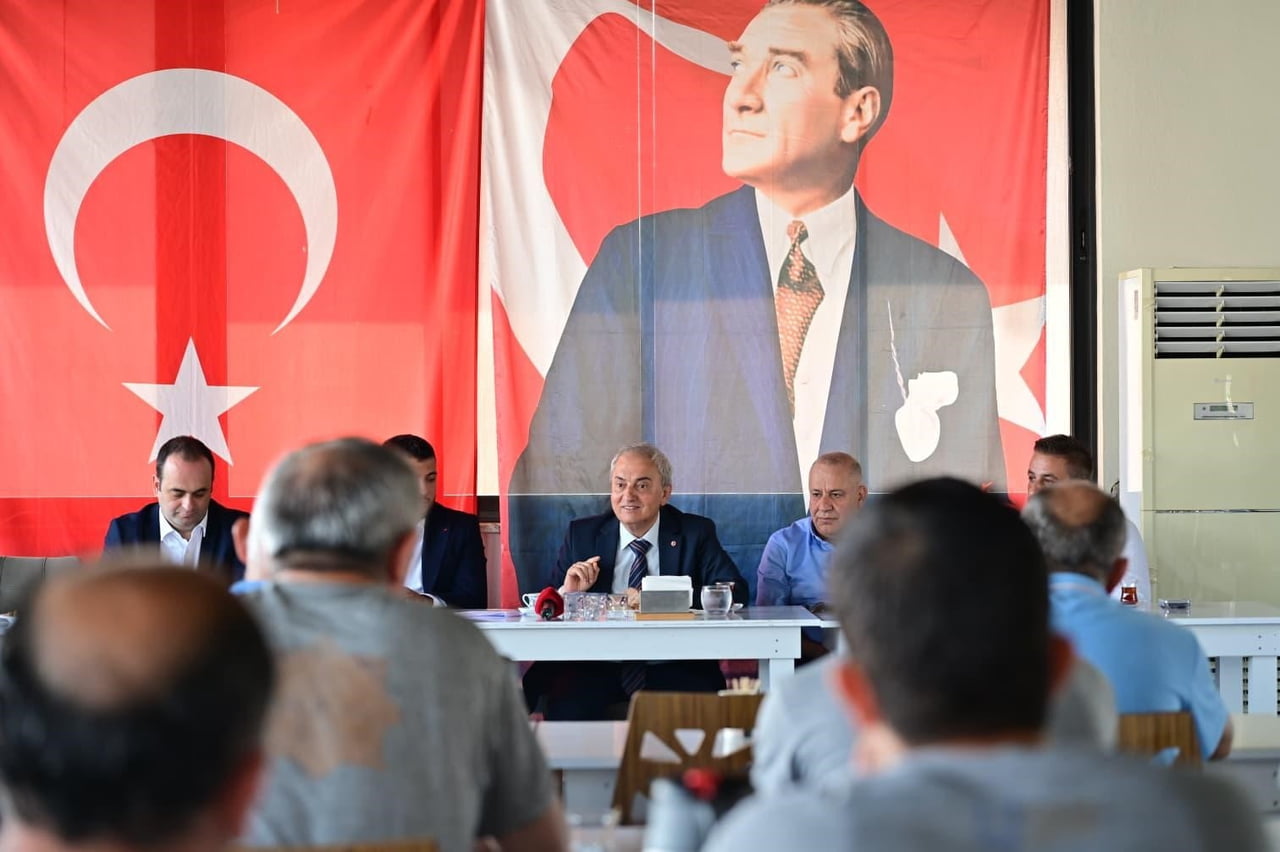 ÇALIŞANLARIN ALIN TERİ KURUMADAN EMEKLERİNİN KARŞILIĞINI ALMASI GEREKTİĞİNİ VURGULAYAN BAŞKAN...