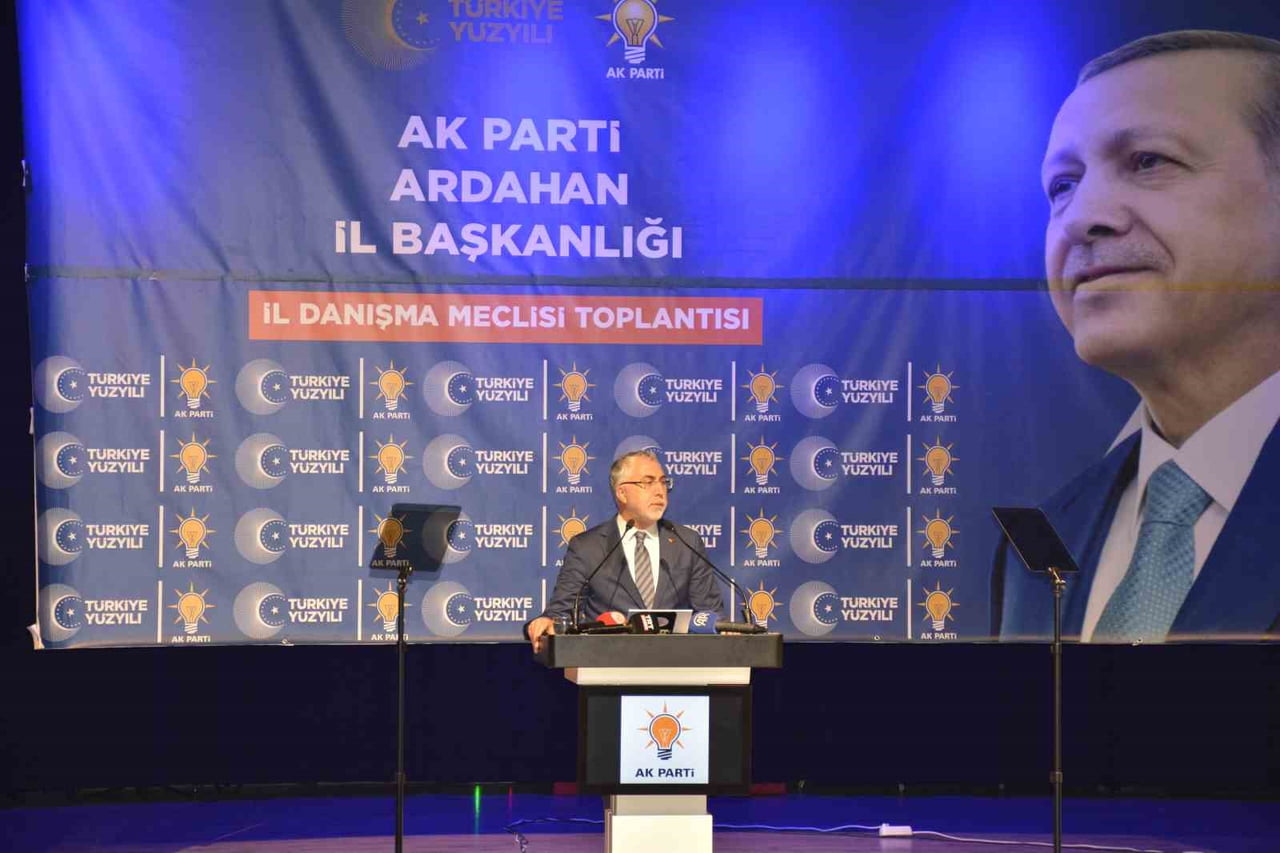 ÇALIŞMA VE SOSYAL GÜVENLİK BAKANI VEDAT IŞIKHAN, DANIŞMA KURULU TOPLANTISI'NDA KONUŞTU