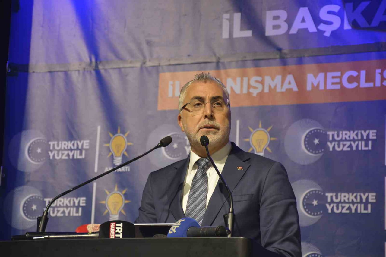 ÇALIŞMA VE SOSYAL GÜVENLİK BAKANI VEDAT IŞIKHAN, DANIŞMA KURULU TOPLANTISI'NDA KONUŞTU