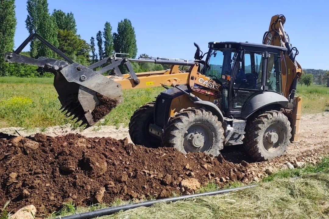 ÇAMELİ BELEDİYESİ FEN İŞLERİ MÜDÜRLÜĞÜ EKİPLERİ, KALINKOZ MAHALLESİ’NDE YAĞIŞLAR NEDENİYLE BOZULAN...
