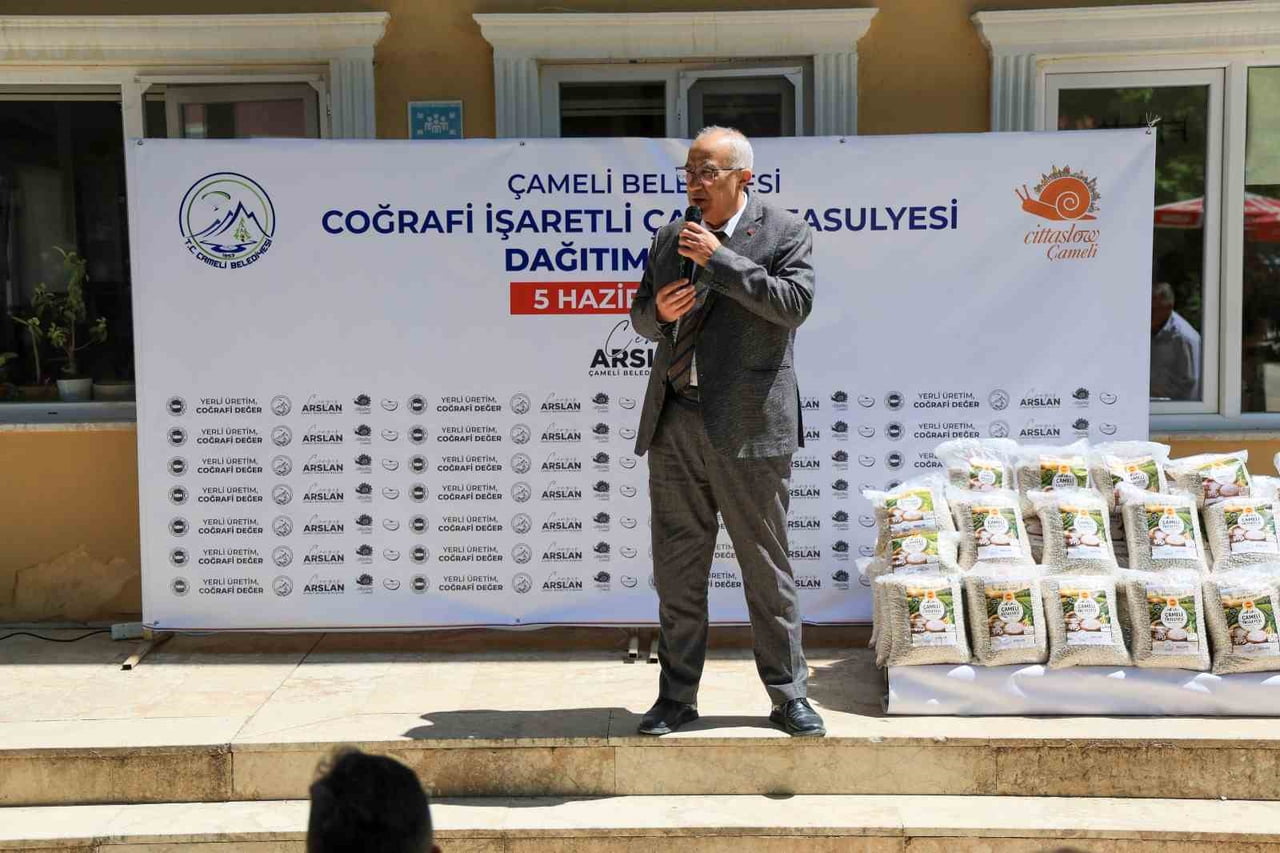 ÇAMELİ BELEDİYESİ ÜRETİME DESTEK AMACIYLA COĞRAFİ İŞARETLİ ÇAMELİ FASULYESİNİN ÜRETİCİYLE...