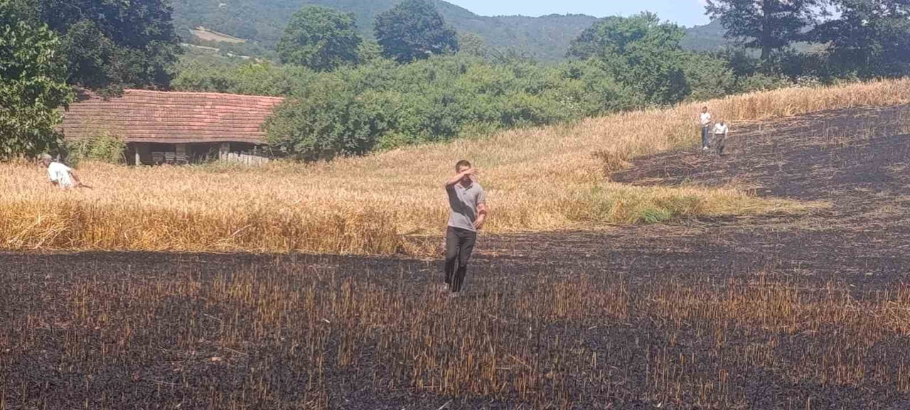 ÇAN’DA TARLA YANGINI: 2 EKİLİ ALAN KÜL OLDU