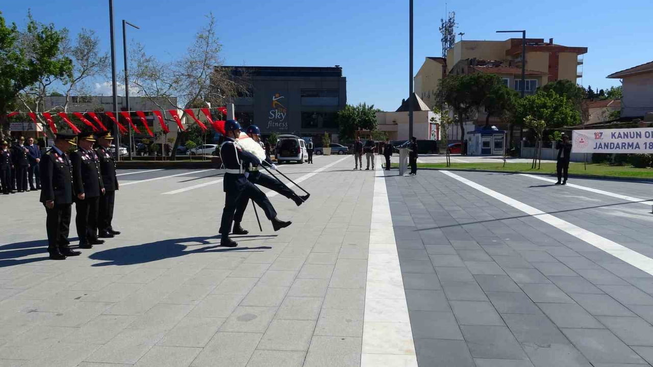 ÇANAKKALE’DE CUMHURİYET MEYDANI’NDA GERÇEKLEŞTİRİLEN TÖRENDE JANDARMA TEŞKİLATI’NIN 187’NCİ...