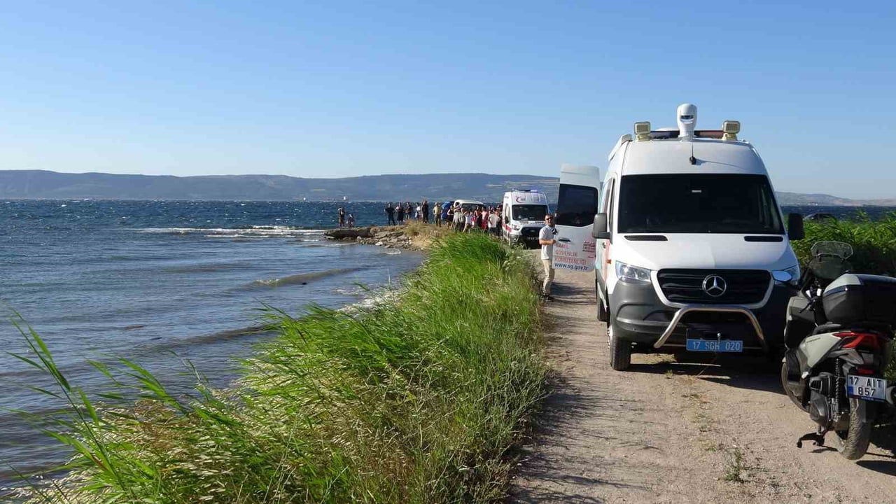 ÇANAKKALE’DE DENİZDE KAYBOLAN 14 YAŞINDAKİ N.B. (14) İÇİN ARAMA ÇALIŞMASI BAŞLATILDI.