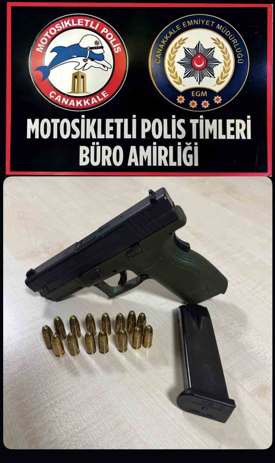 ÇANAKKALE’DE EMNİYET EKİPLERİNCE GERÇEKLEŞTİRİLEN UYULAMALAR ÇERÇEVESİNDE FARKLI SUÇLARDAN...