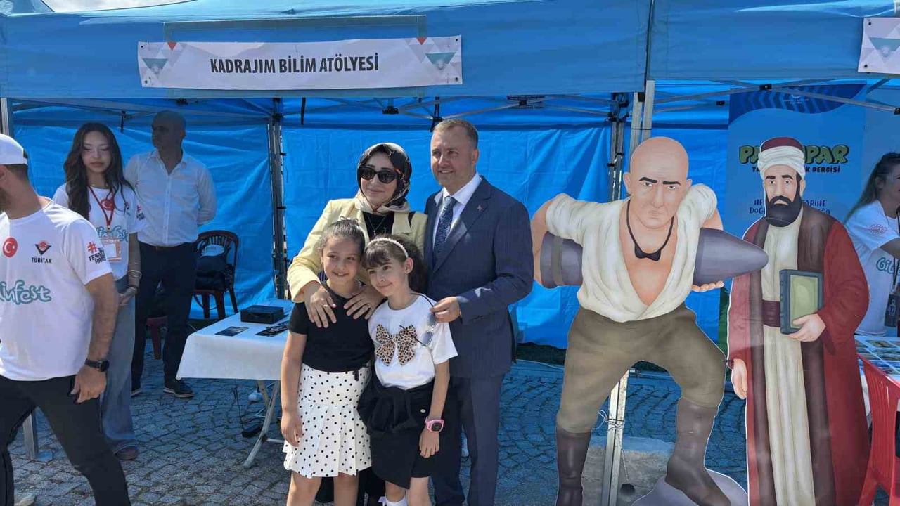 ÇANAKKALE’DE EZİNE BELEDİYESİ DESTEKLERİYLE DÜZENLENEN BİLİMFEST ÇANAKKALE’NİN AÇILIŞI...