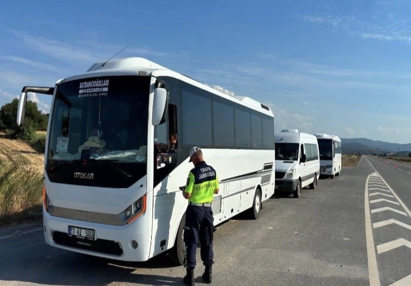 ÇANAKKALE İL JANDARMA KOMUTANLIĞI EKİPLERİNCE YAPILAN DENETİMLERDE 4 BİN 576 ARAÇ DENETLENDİ. 16...