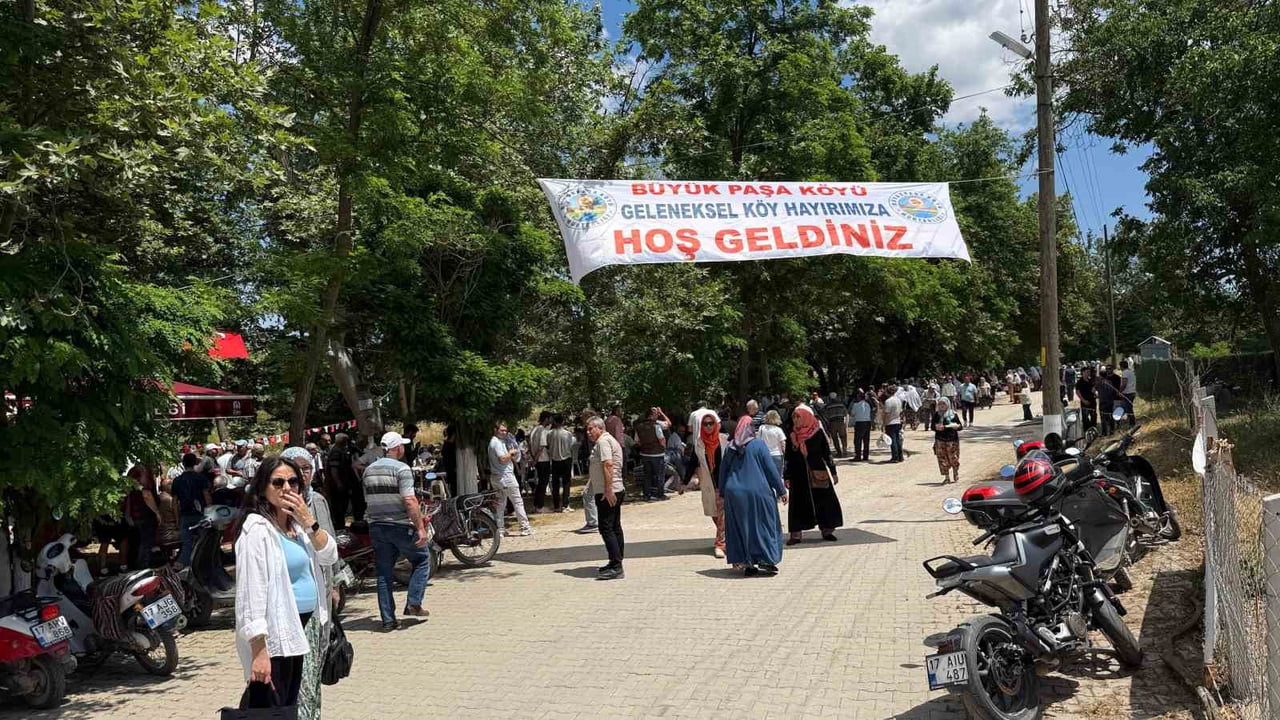 ÇANAKKALE’NİN ÇAN İLÇESİNE BAĞLI BÜYÜKPAŞA KÖYÜNDE GELENEKSEL KÖY HAYRI 3 BİN KİŞİNİN KATILIMI İLE...