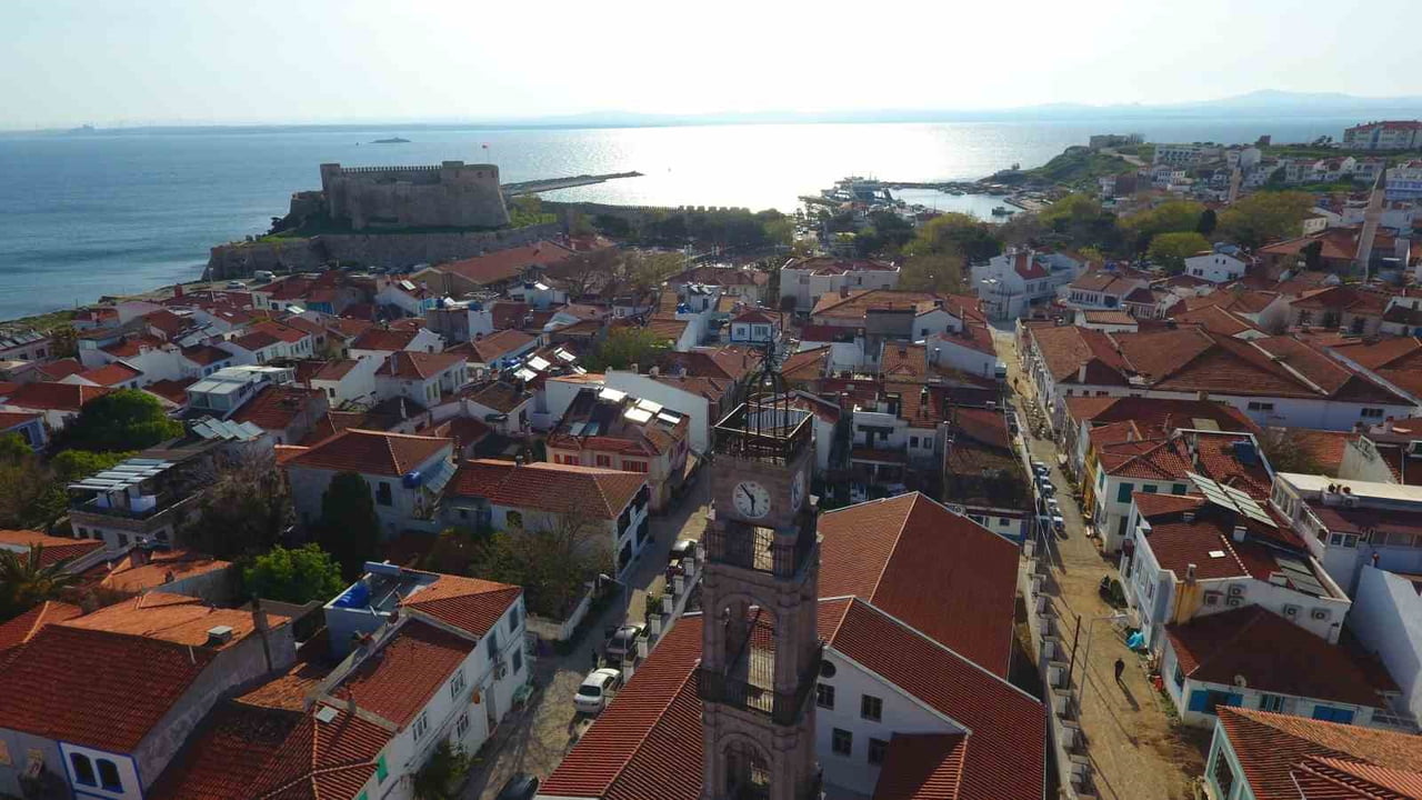 ÇANAKKALE’NİN KUZEY EGE DENİZİ’NDEKİ TURİZM MERKEZİ BOZCAADA İLÇESİNE, İL TRAFİK KOMİSYONU...