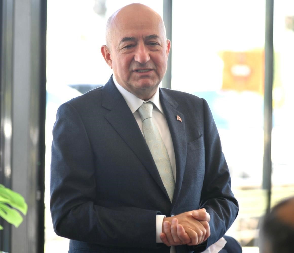 ÇANAKKALE’NİN LAPSEKİ İLÇESİNE BAĞLI UMURBEY BELDESİNDE, MAHALLE VE KÖY MUHTARLARIYLA BİR ARAYA...