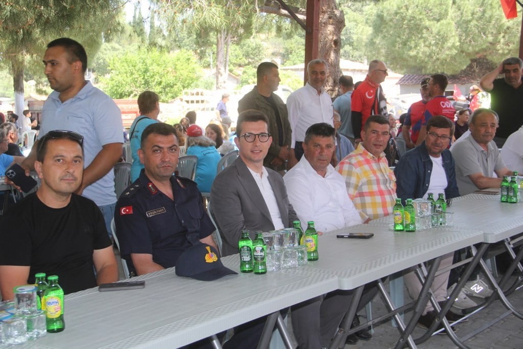 ÇANAKKALE SAVAŞLARI KAHRAMANLARINDAN EZİNELİ YAHYA ÇAVUŞ, KÖYÜNDE DÜZENLENEN ETKİNLİKLE...