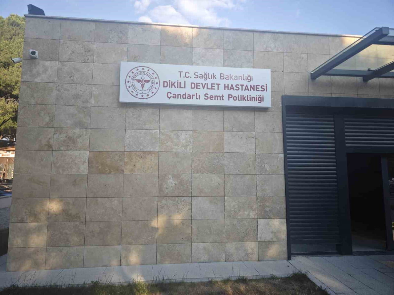 ÇANDARLI SEMT POLİKLİNİĞİ 15 HAZİRAN’DA HİZMETE GİRERKEN, DİKİLİ DEVLET HASTANESİ BÜNYESİNDE...