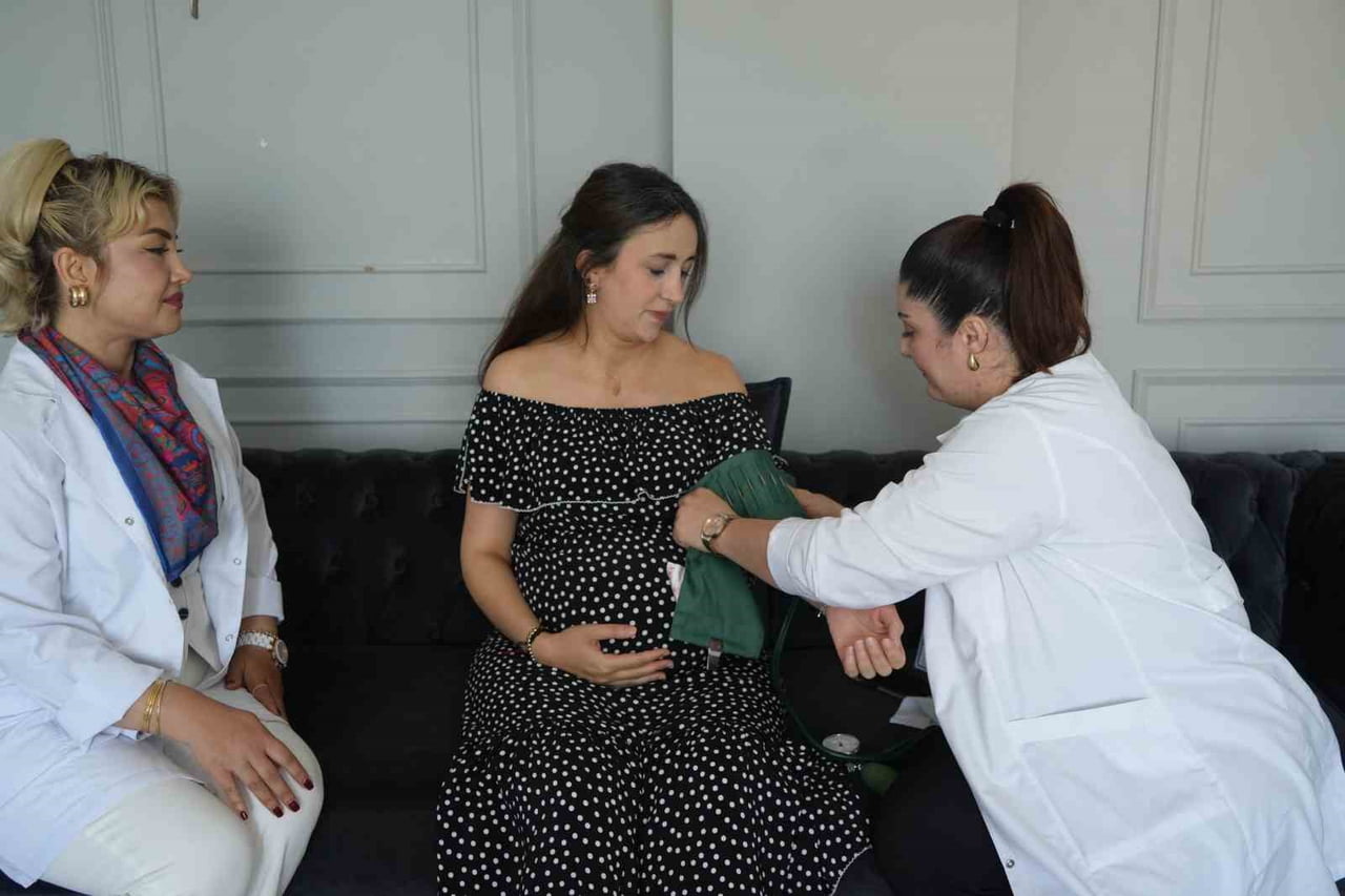 CANİK İLÇE SAĞLIK MÜDÜRLÜĞÜ EKİPLERİ TARAFINDAN İLÇEDE İKAMET EDEN BİR GEBE ZİYARET...